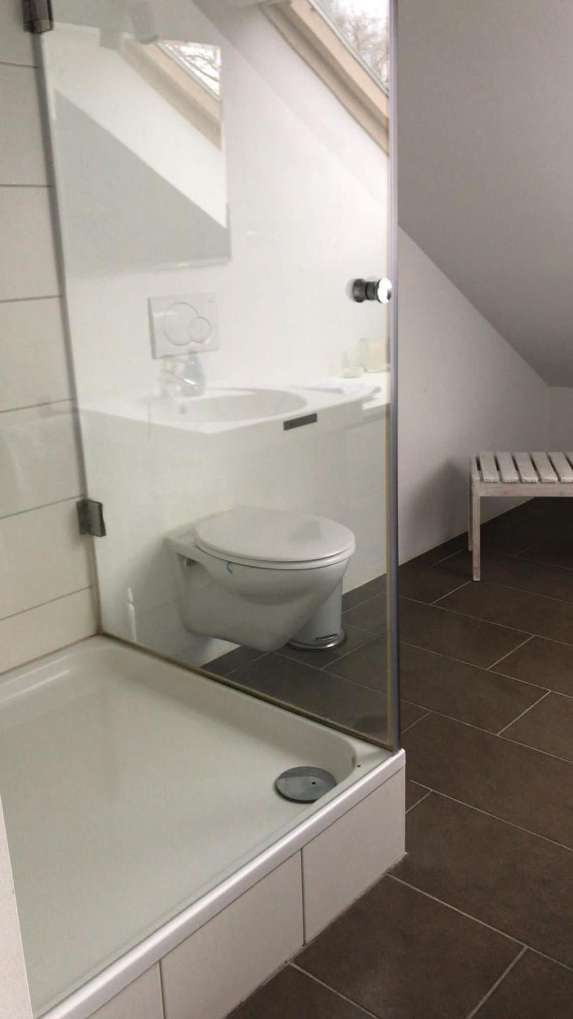 Nuernberg Erlenstegen - Zimmer Mit Bad 35 Qm Mit Parkplatz ภายนอก รูปภาพ