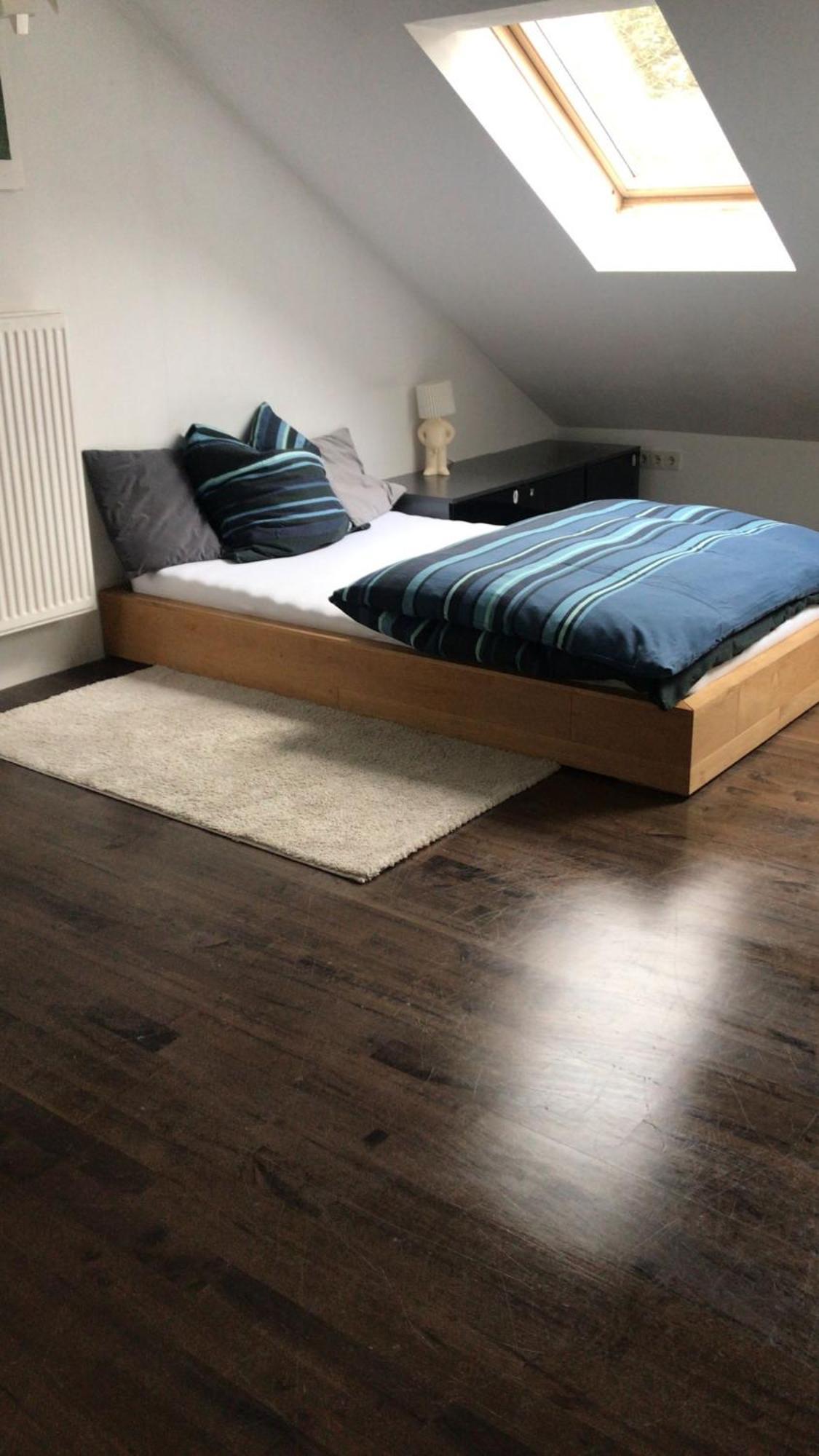 Nuernberg Erlenstegen - Zimmer Mit Bad 35 Qm Mit Parkplatz ภายนอก รูปภาพ